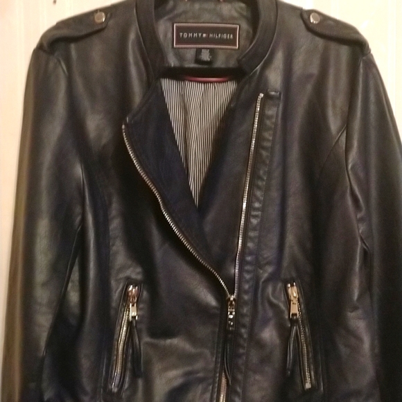 - 😎Very cool Vegan leather deep blue Tommy Hilfiger Moto jacket L like new - Picture 6 of 10